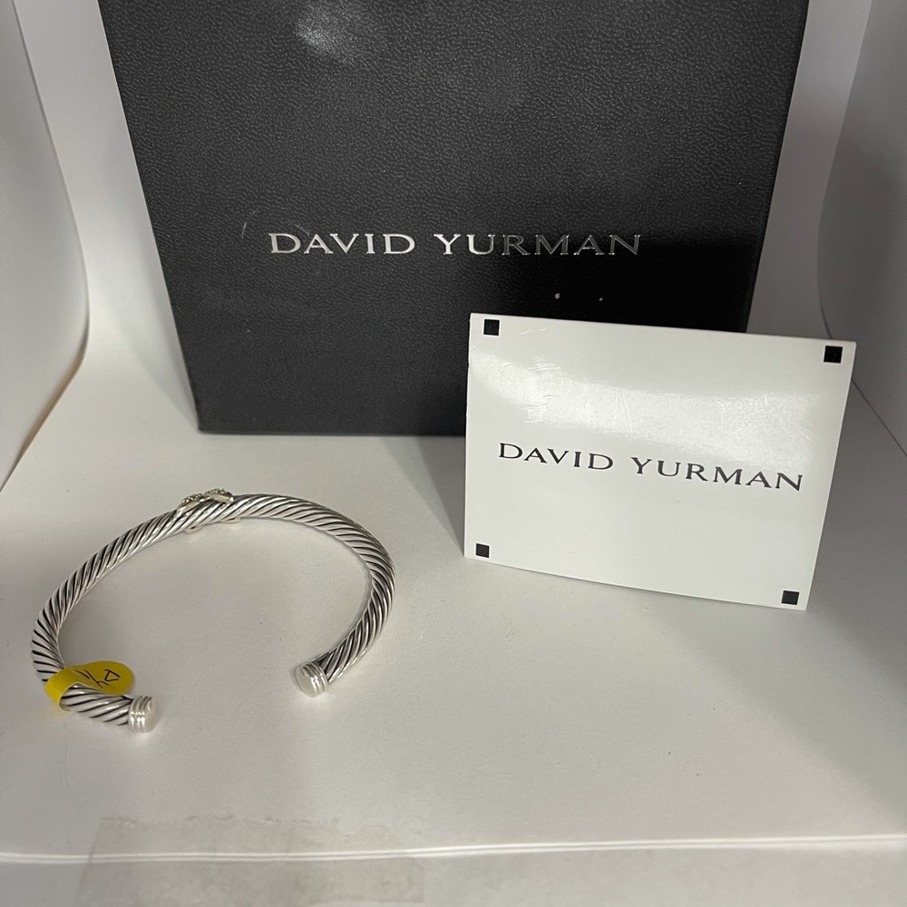 David Yurman Single X 18k gold/Diamond Cable Cuff - Picture 6 of 12
